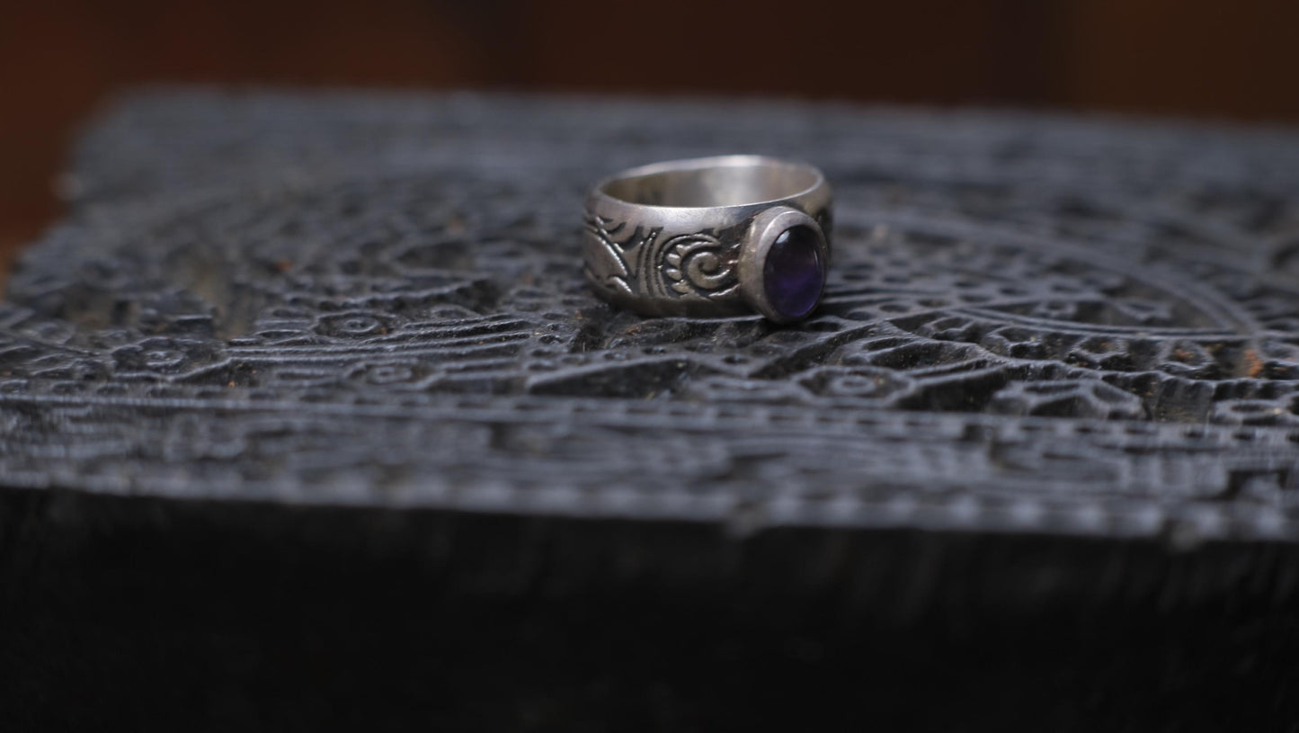 Natural Amethyst Set on Paisley Textured Wide Banded Sterling Silver Ring US Size 6 3/4