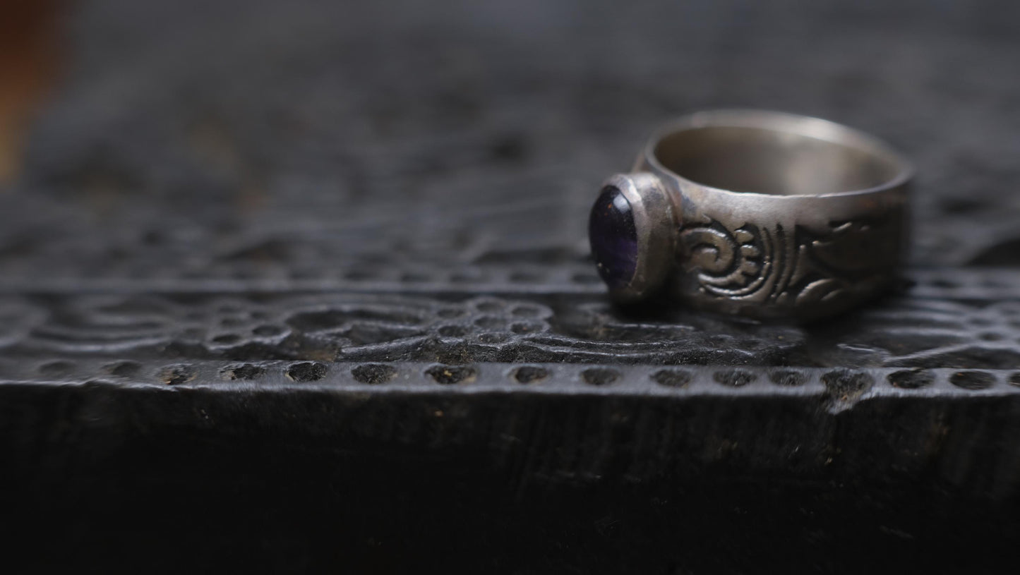 Natural Amethyst Set on Paisley Textured Wide Banded Sterling Silver Ring US Size 6 3/4