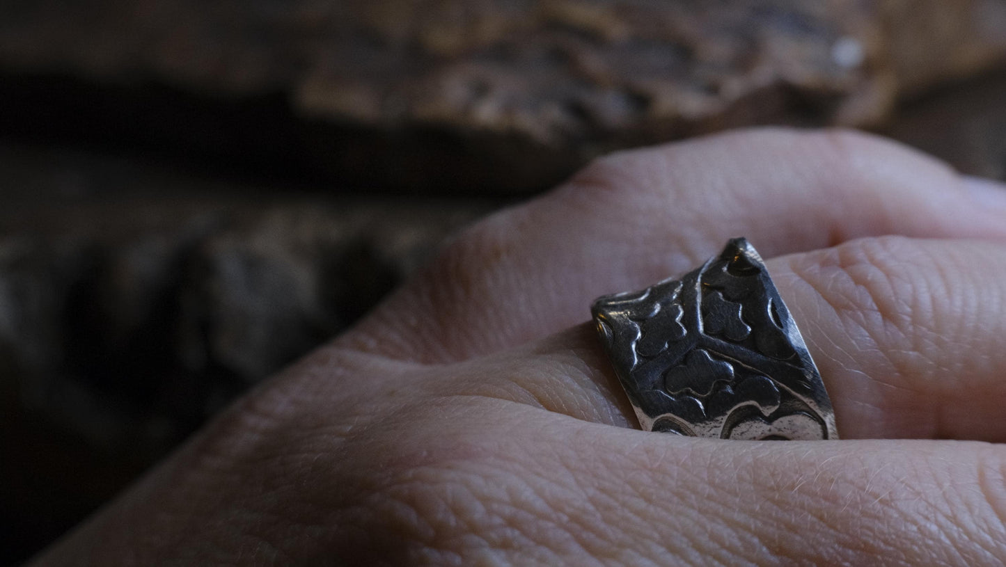 Arabesque Motif Pirate Treasure Sterling Silver Ring US Size 7