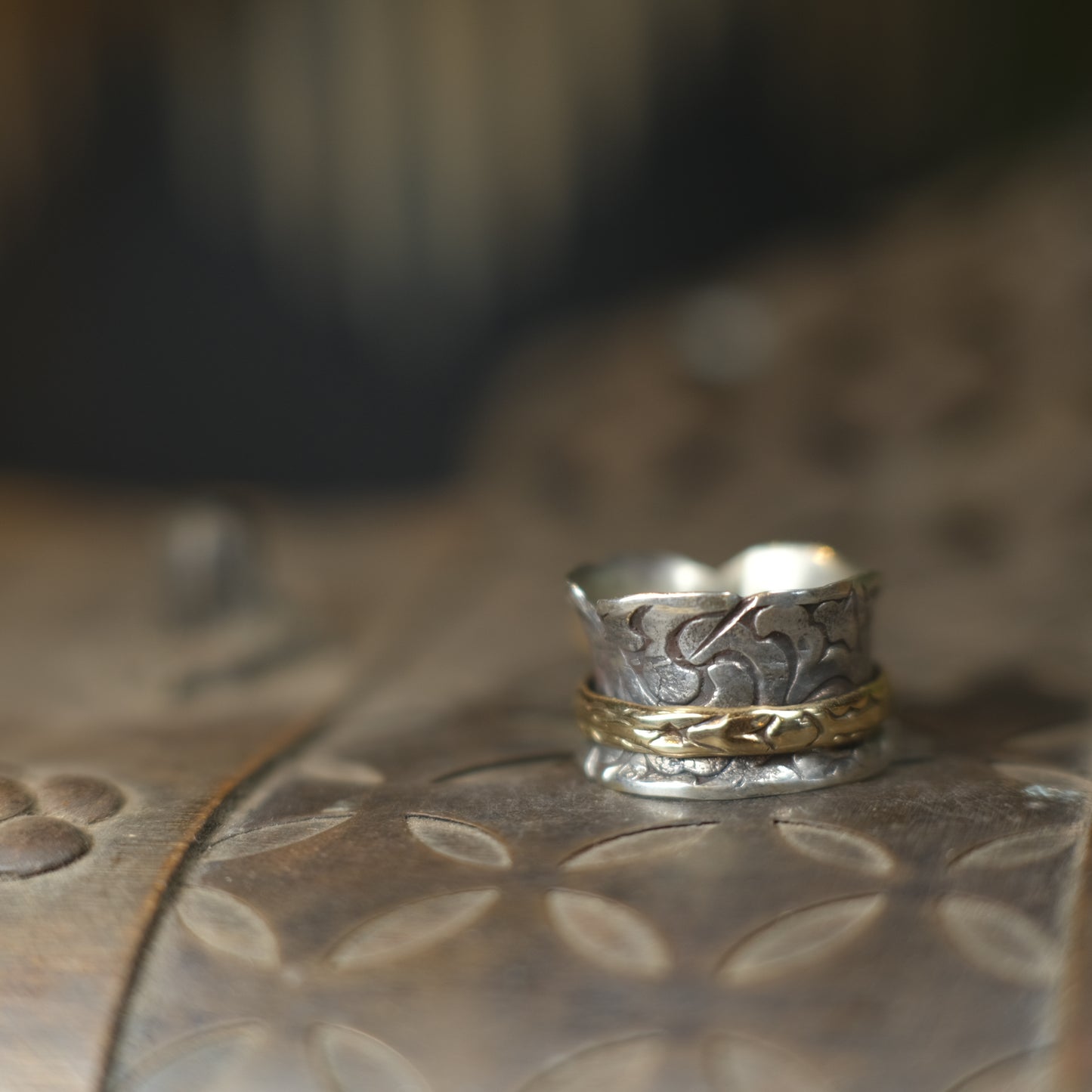 9ct Yellow Gold Spinner Ring on Textured Sterling Silver US Size 6
