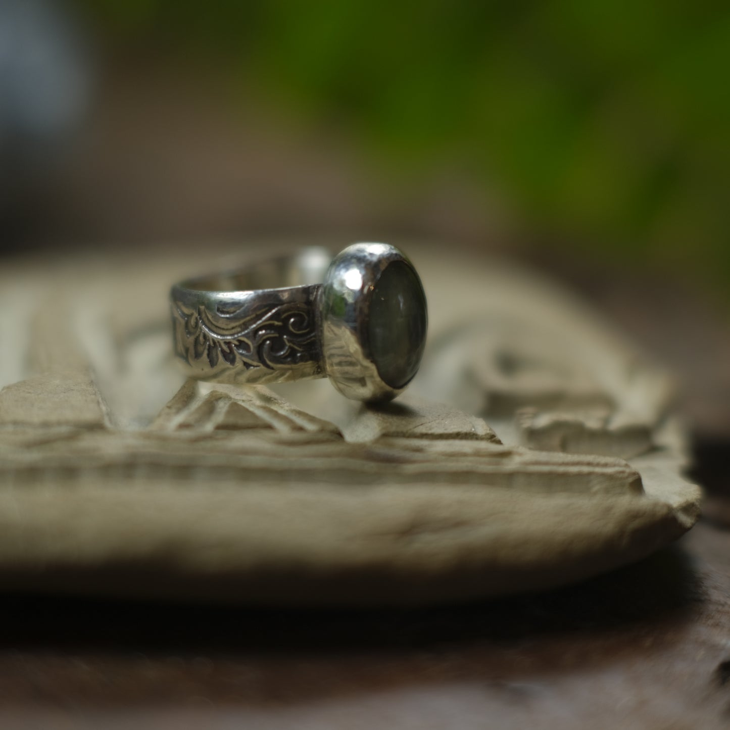 Prehnite and Sterling Silver Wide Banded Paisley Ring US Size 9