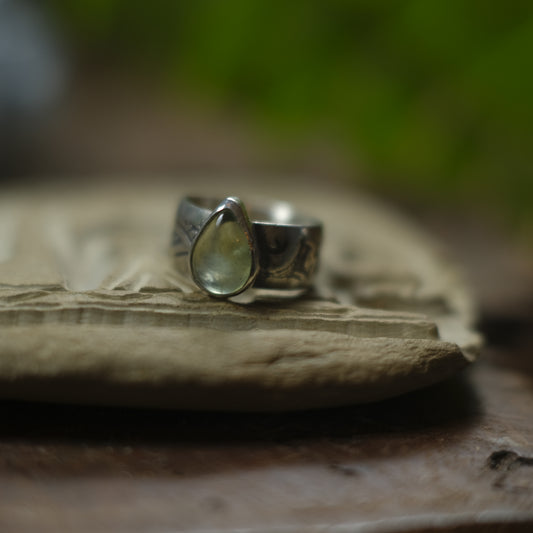 Prehnite and Sterling Silver Wide Banded Paisley Ring US Size 7.75