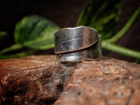 Wide Silver Leaf Textured Wrap Around Ring / Band, US size 9