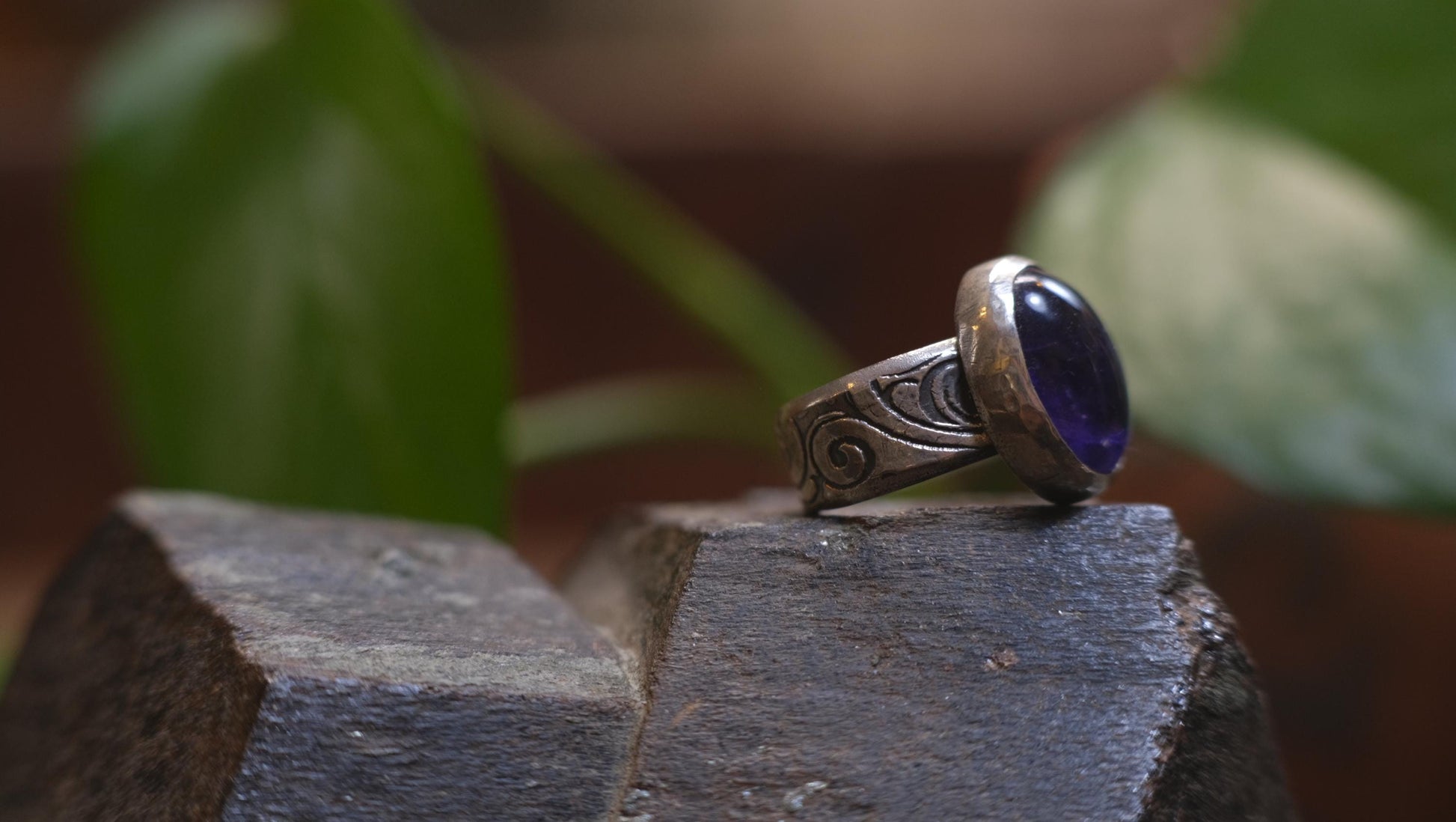 Beautiful Natural Amethyst and Paisly Textured Sterling Silver ring Size 8.25