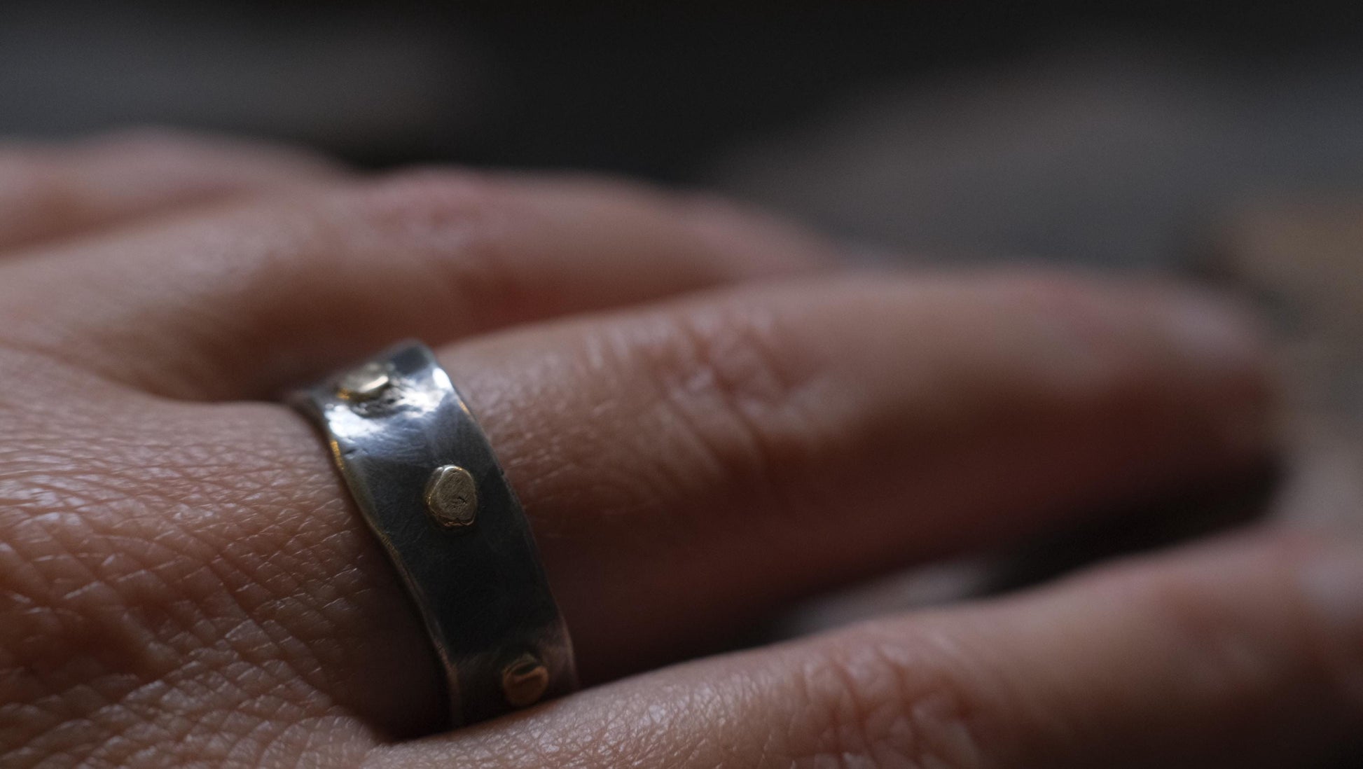 Chunky Hammered Sterling Silver Ring with 9ct Gold Detail Size 10.5
