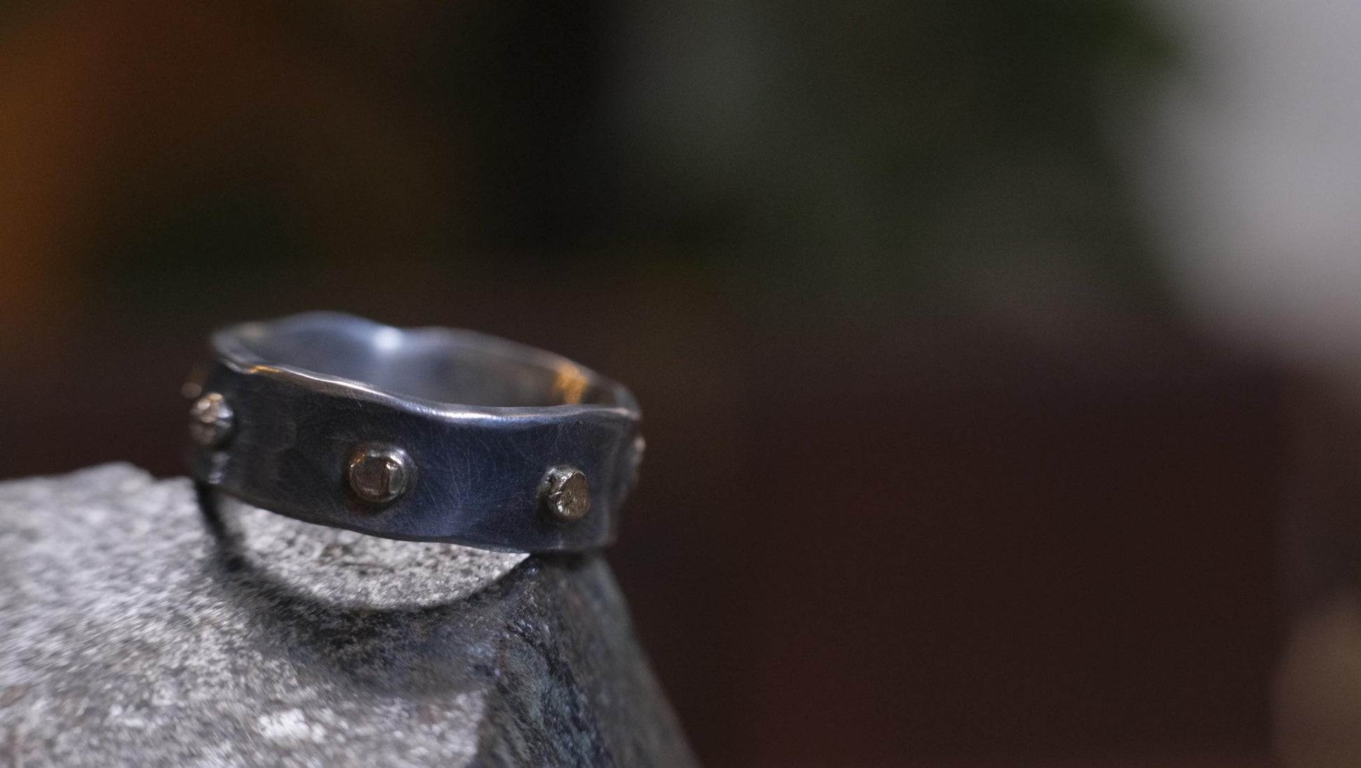 Chunky Hammered Sterling Silver Ring with 9ct Gold Detail Size 10.5