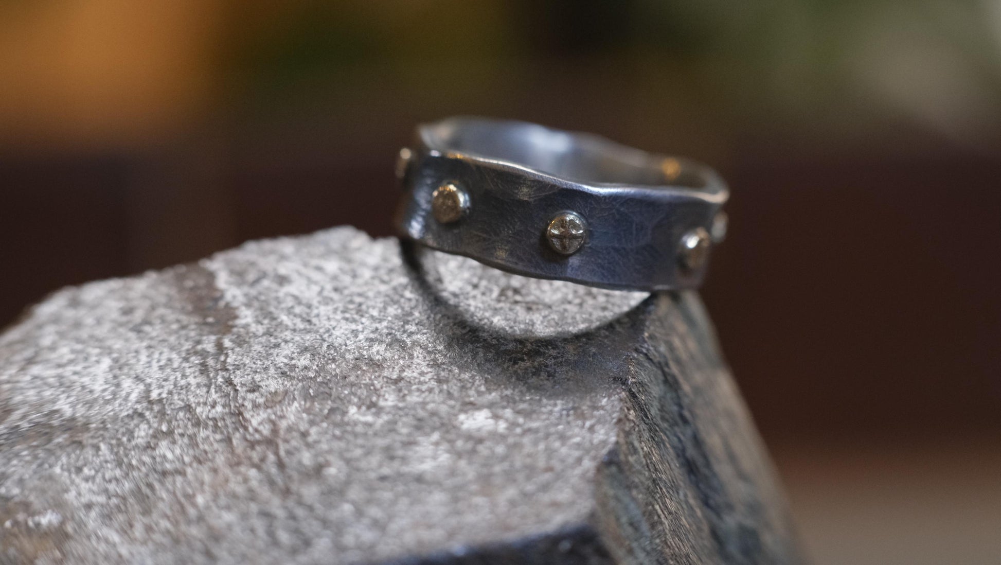 Chunky Hammered Sterling Silver Ring with 9ct Gold Detail Size 10.5