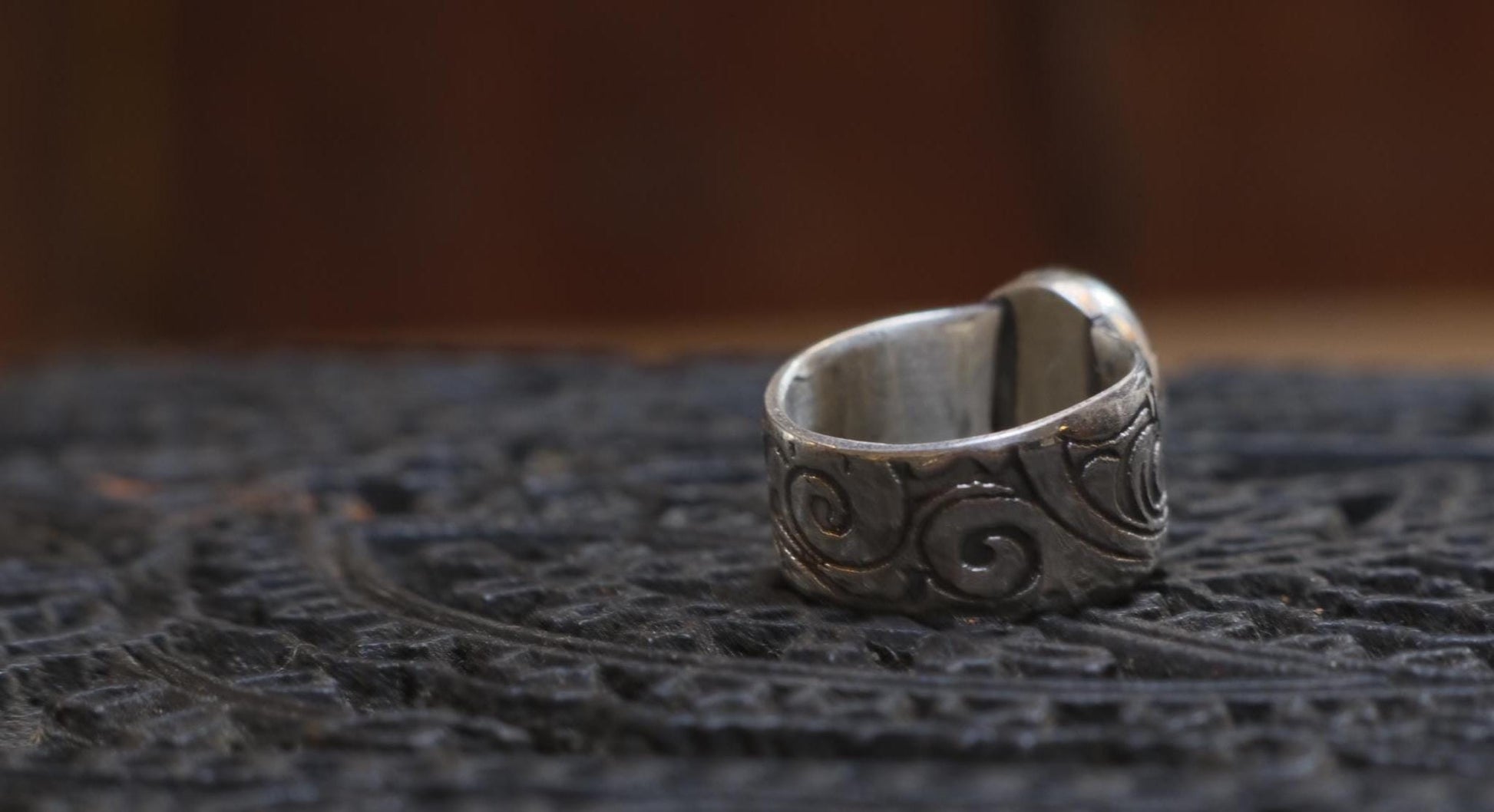 Coober Pedy White Opal Wide Banded Paisley Textured Sterling Silver Ring US Size 5.5