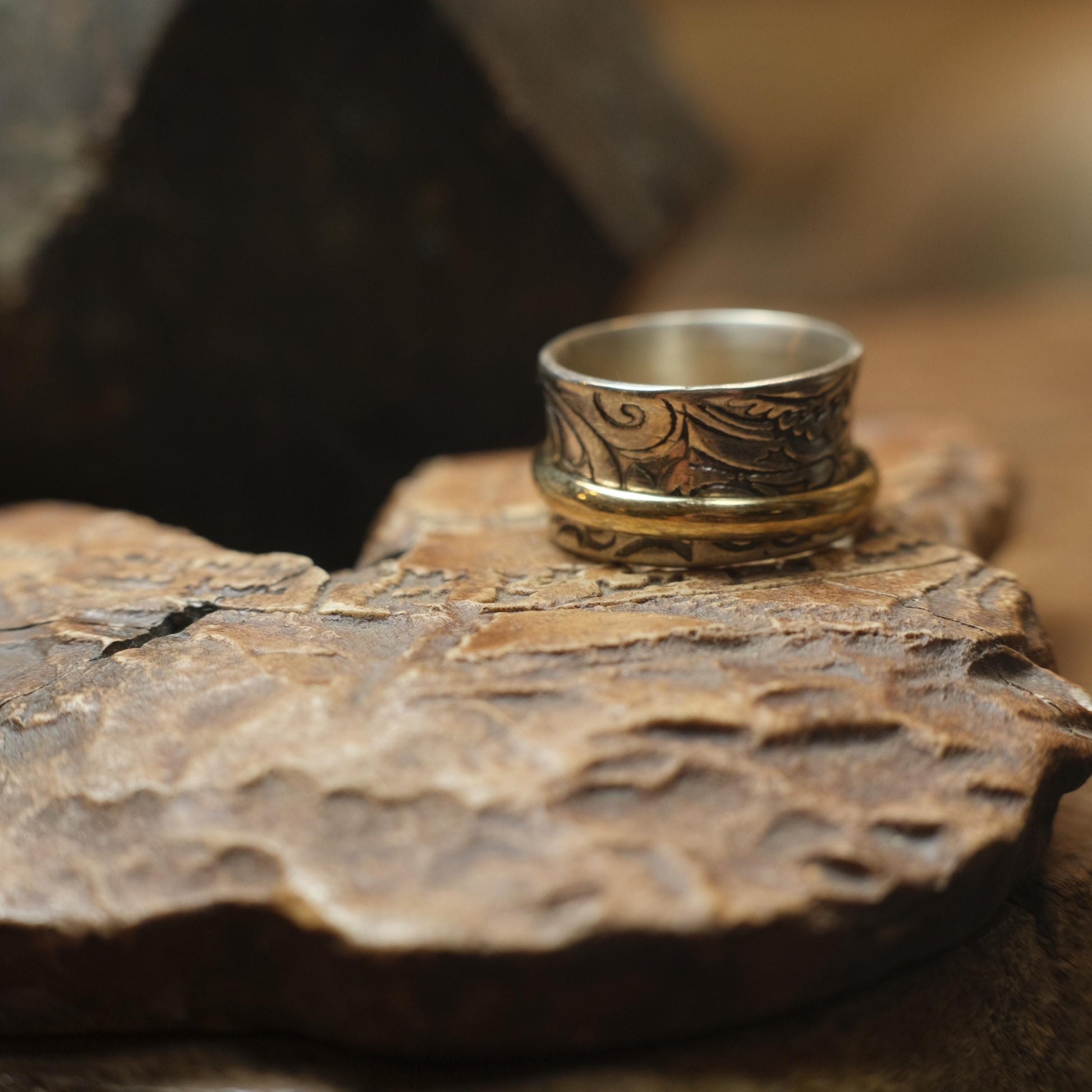 9ct Yellow Gold Spinner Ring on Textured Sterling Silver US Size 8