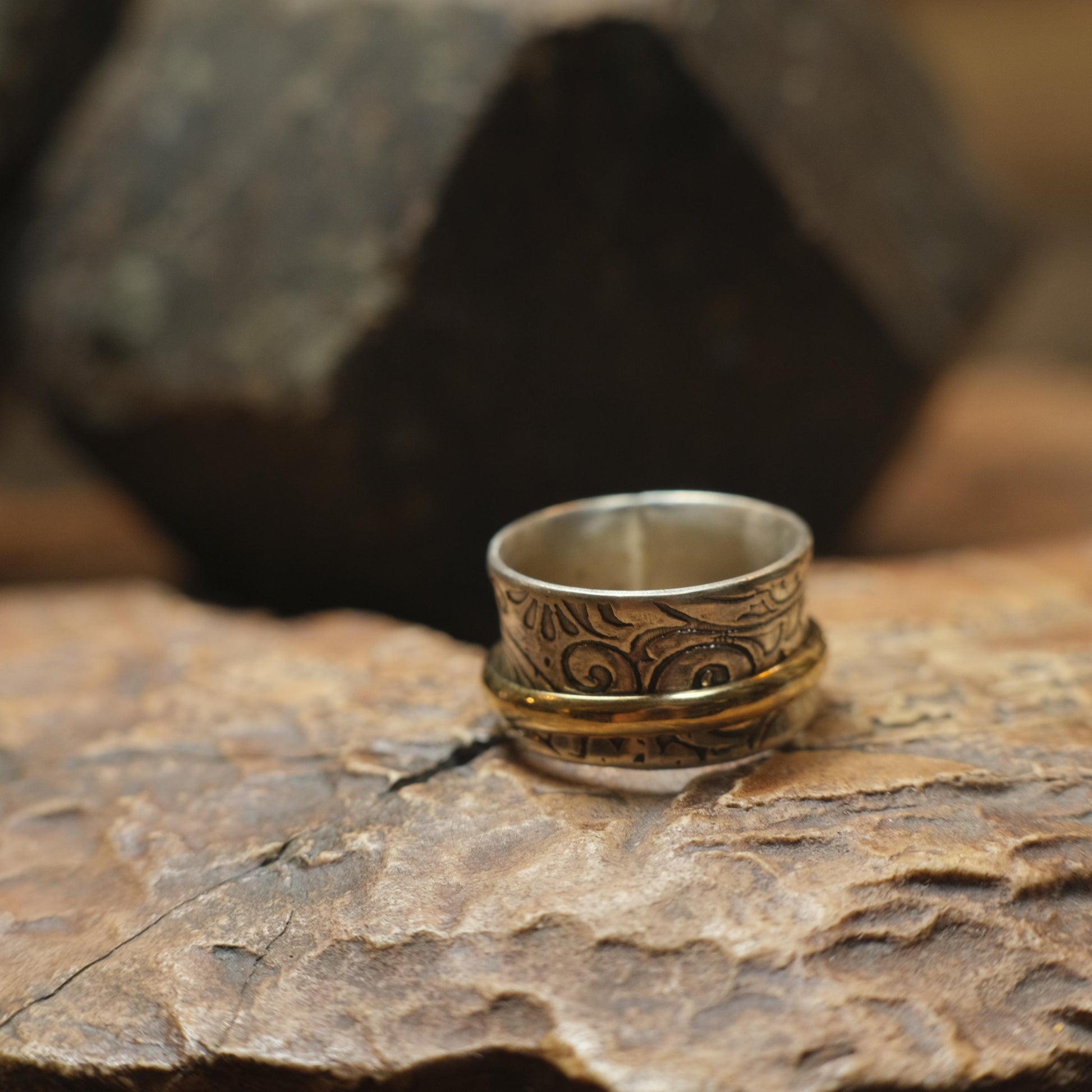 9ct Yellow Gold Spinner Ring on Textured Sterling Silver US Size 8