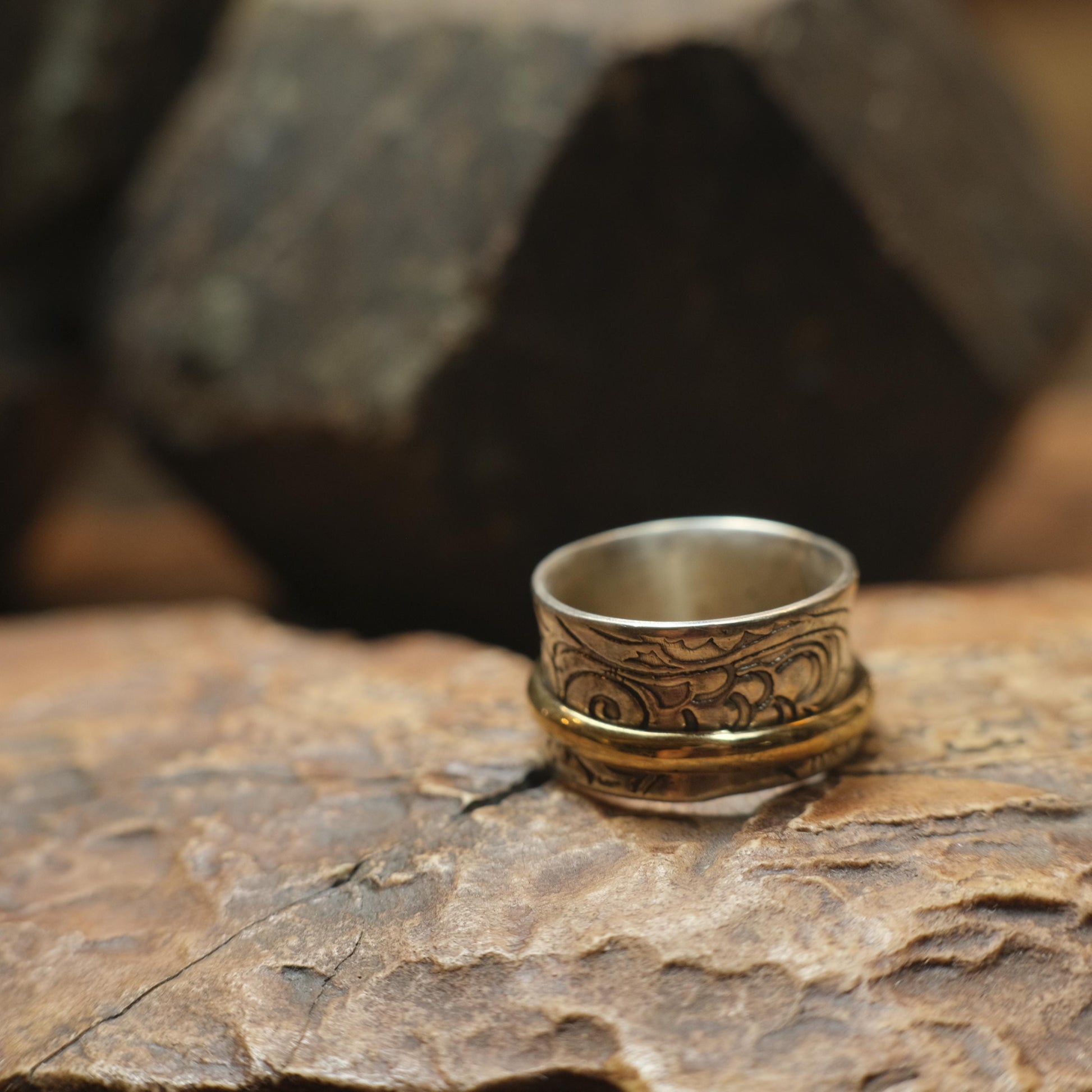 9ct Yellow Gold Spinner Ring on Textured Sterling Silver US Size 8