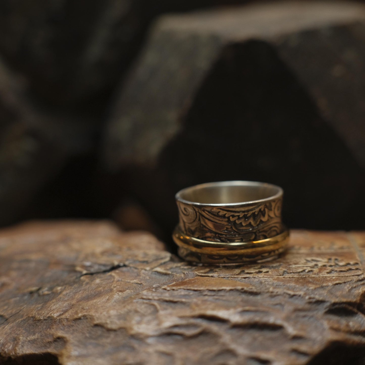 9ct Yellow Gold Spinner Ring on Textured Sterling Silver US Size 8