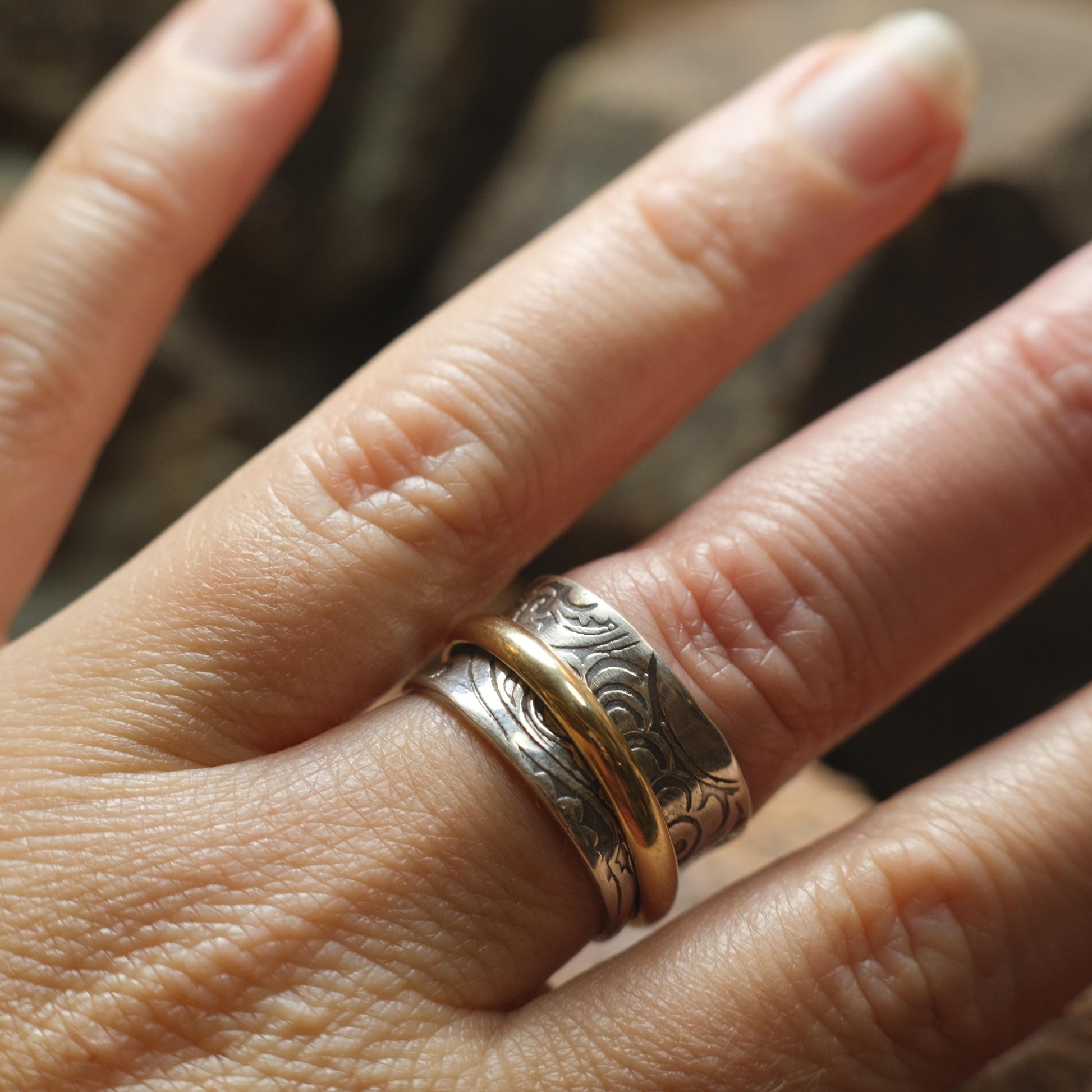 9ct Yellow Gold Spinner Ring on Textured Sterling Silver US Size 8