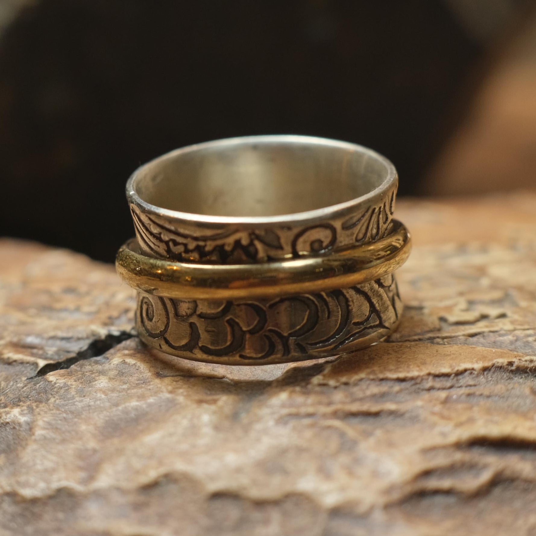 9ct Yellow Gold Spinner Ring on Textured Sterling Silver US Size 8