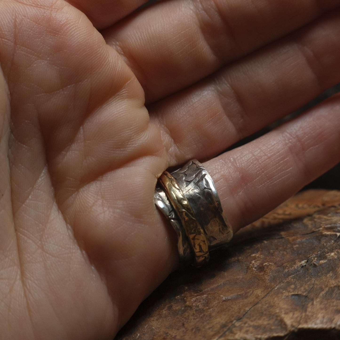 9ct Yellow Gold Spinner Ring on Textured Sterling Silver US Size 6