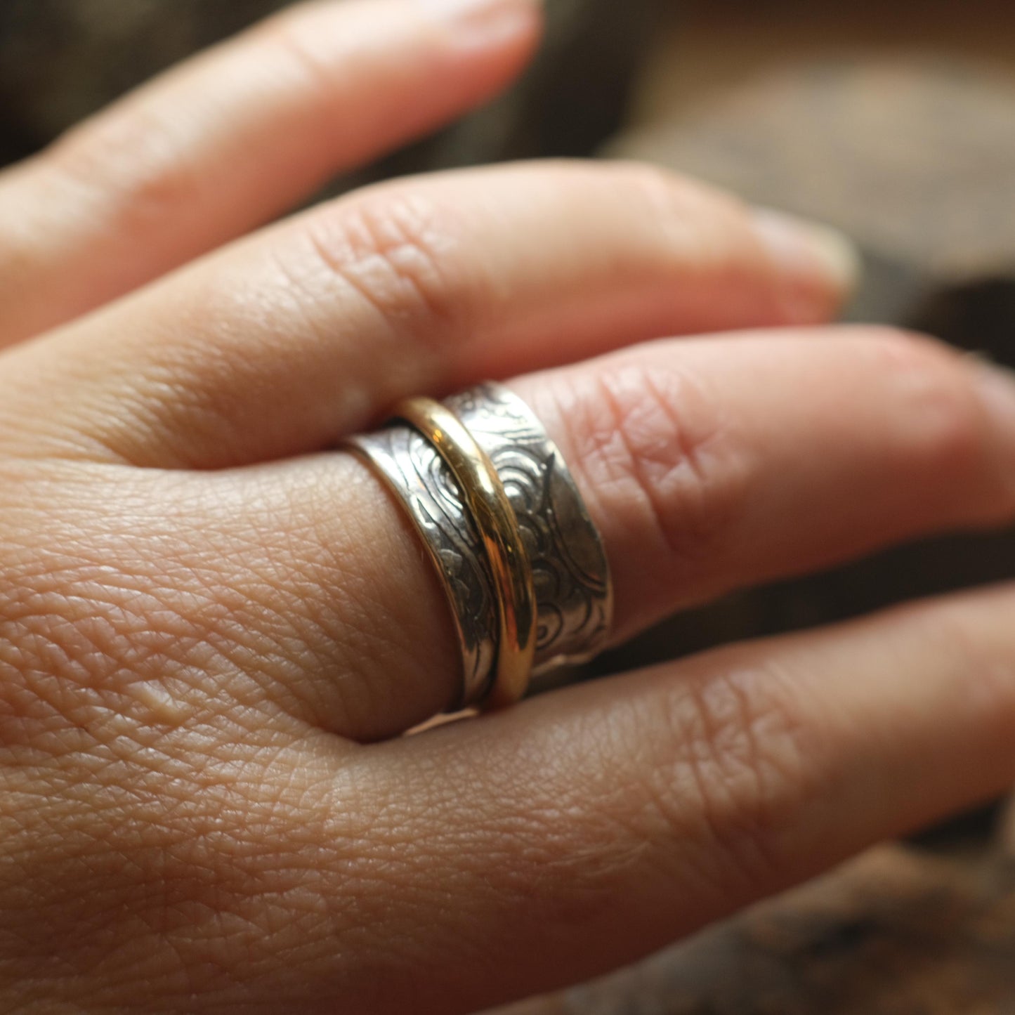 9ct Yellow Gold Spinner Ring on Textured Sterling Silver US Size 8