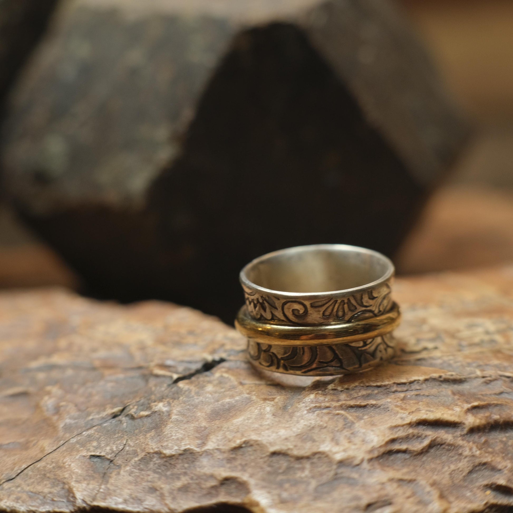 9ct Yellow Gold Spinner Ring on Textured Sterling Silver US Size 8