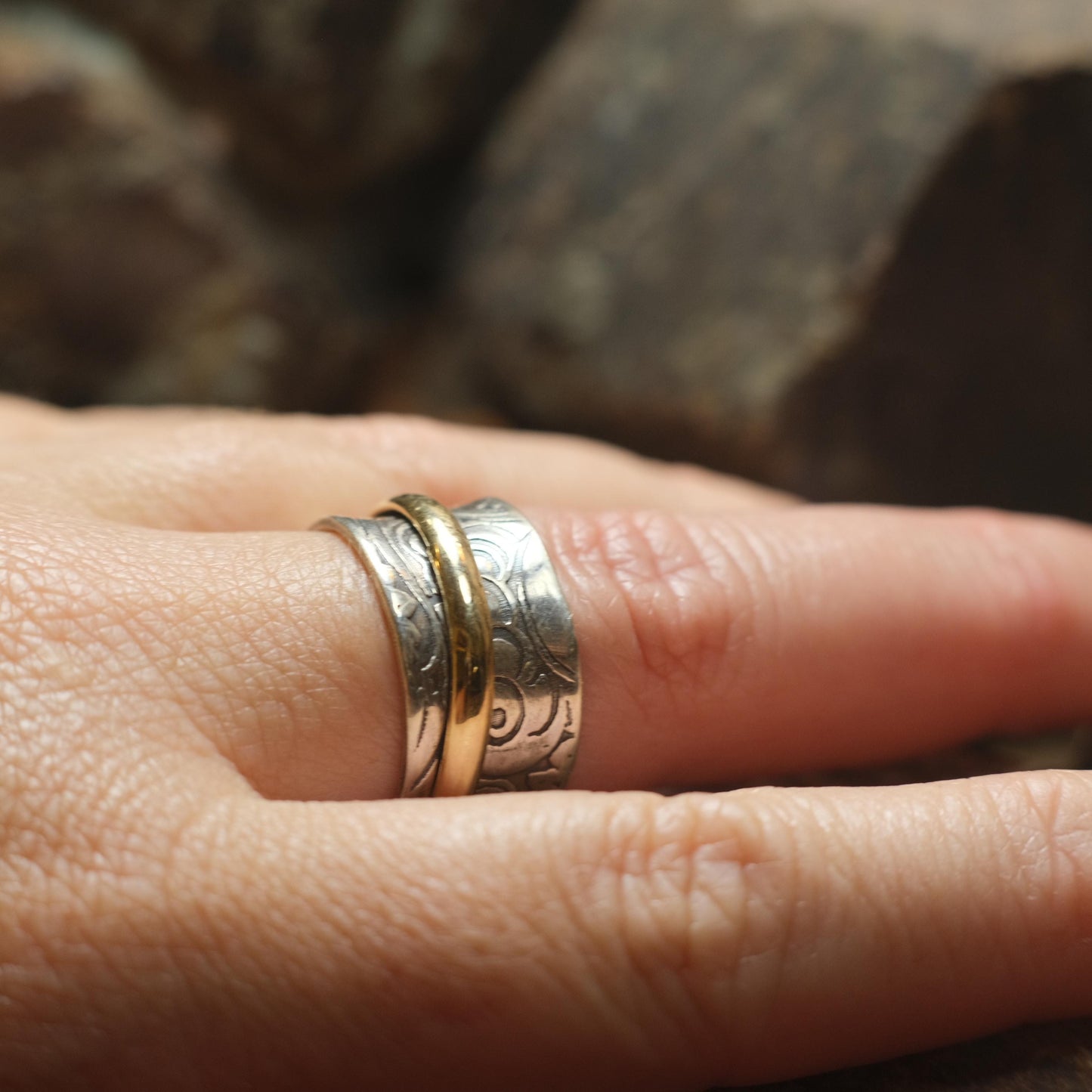 9ct Yellow Gold Spinner Ring on Textured Sterling Silver US Size 8