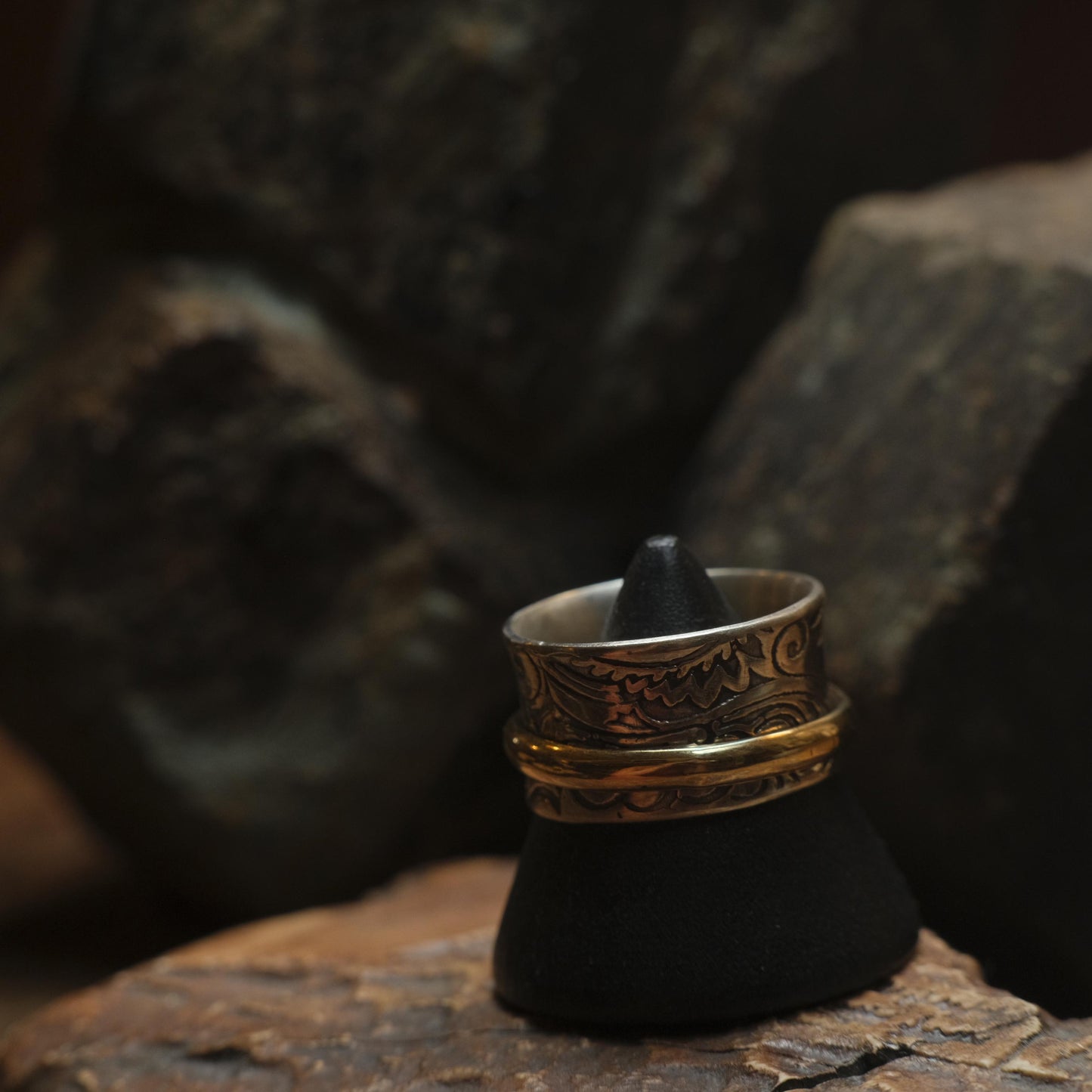 9ct Yellow Gold Spinner Ring on Textured Sterling Silver US Size 8