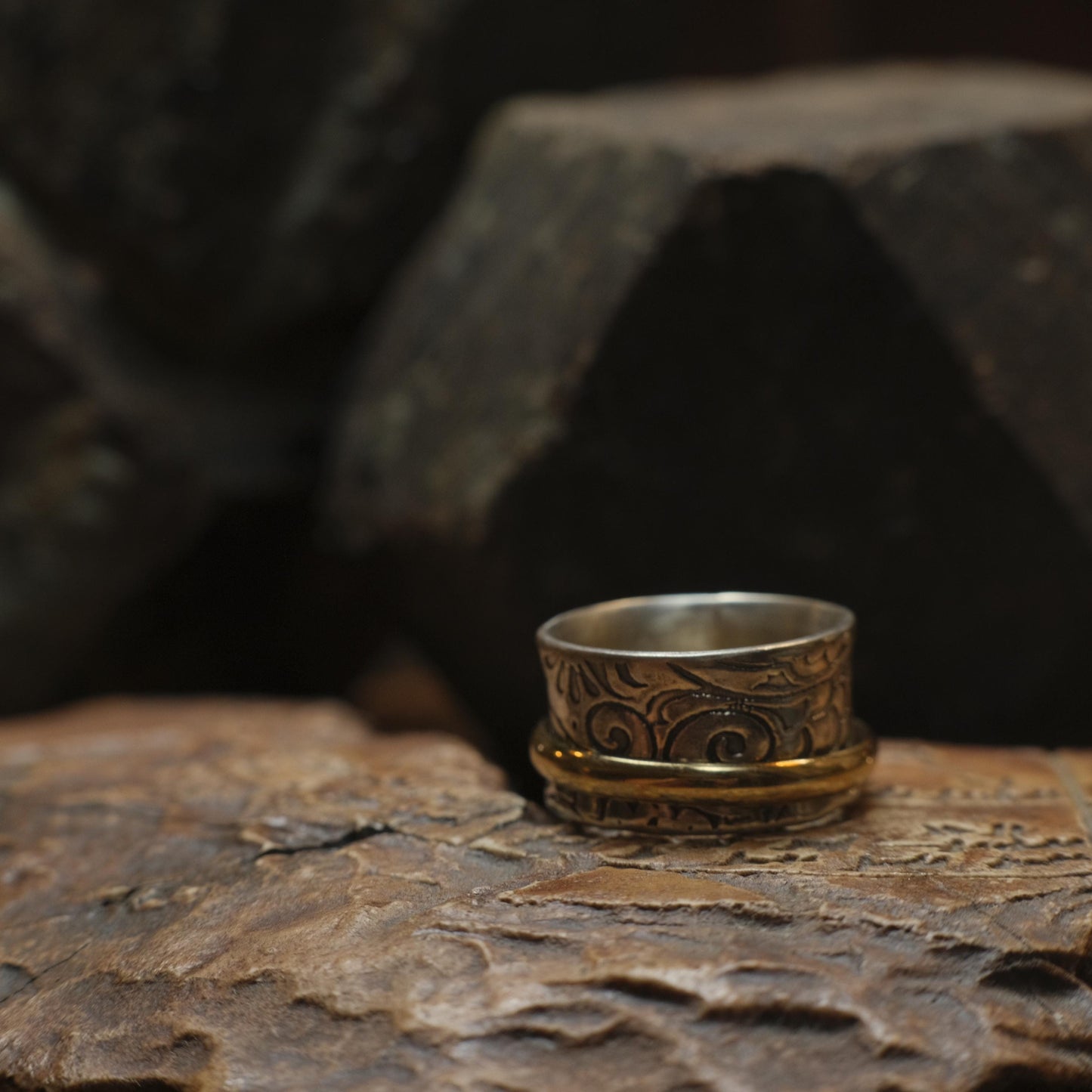 9ct Yellow Gold Spinner Ring on Textured Sterling Silver US Size 8