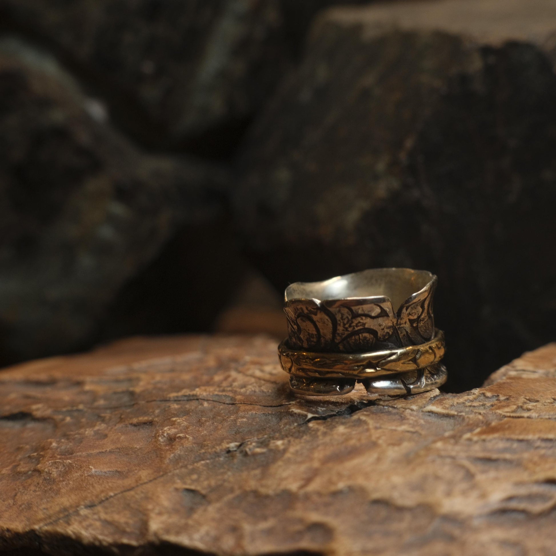 9ct Yellow Gold Spinner Ring on Textured Sterling Silver US Size 6