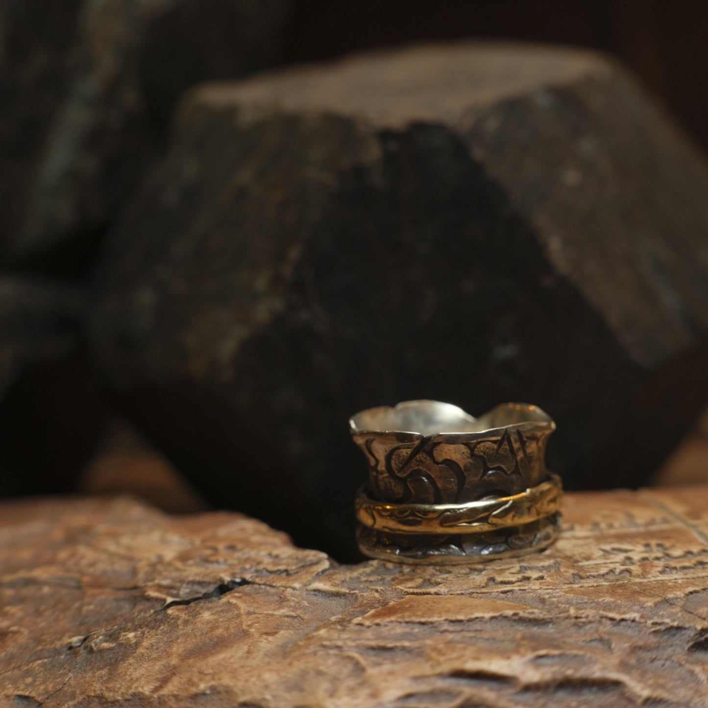 9ct Yellow Gold Spinner Ring on Textured Sterling Silver US Size 6