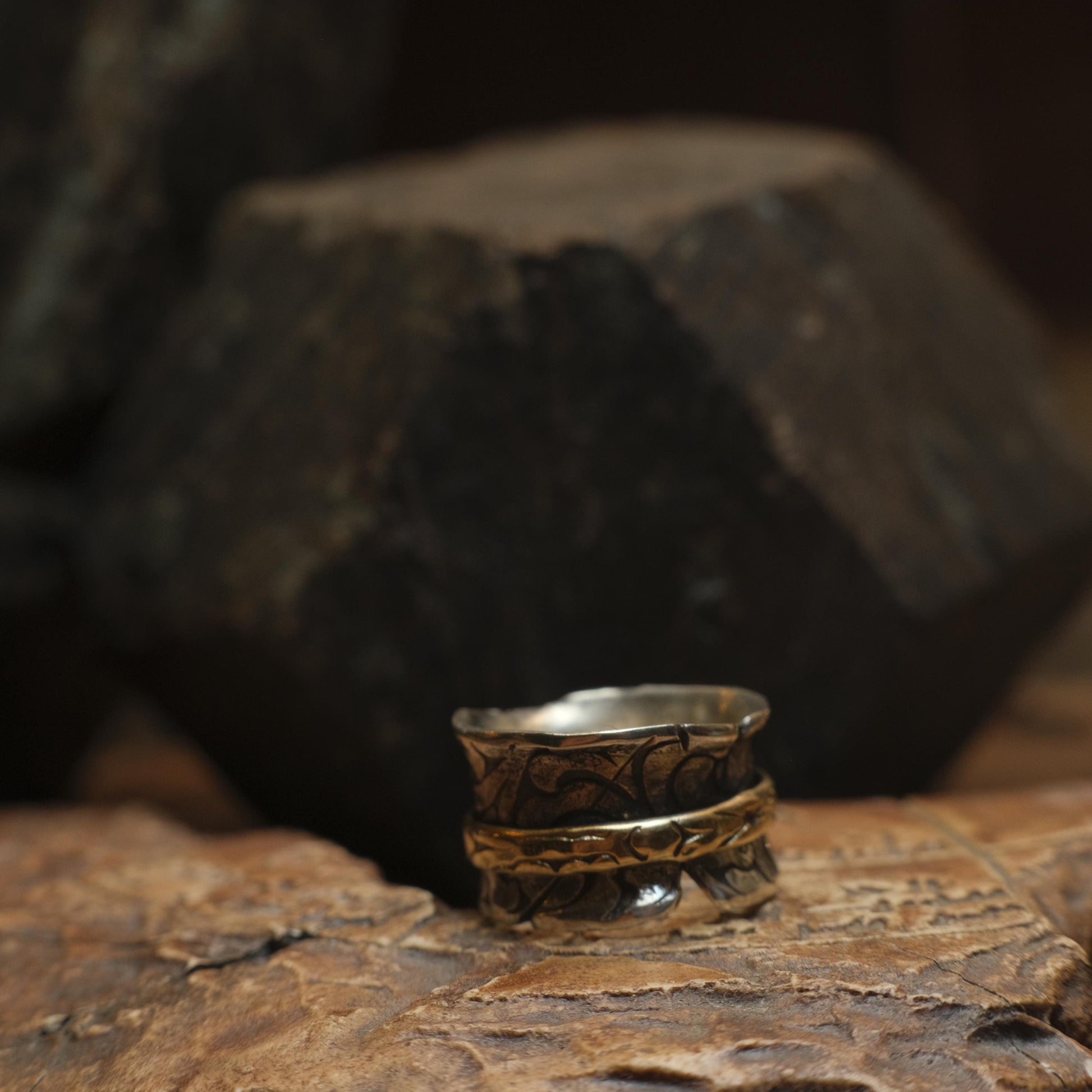 9ct Yellow Gold Spinner Ring on Textured Sterling Silver US Size 6