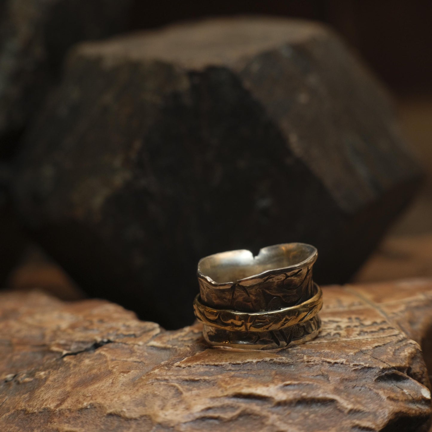 9ct Yellow Gold Spinner Ring on Textured Sterling Silver US Size 6