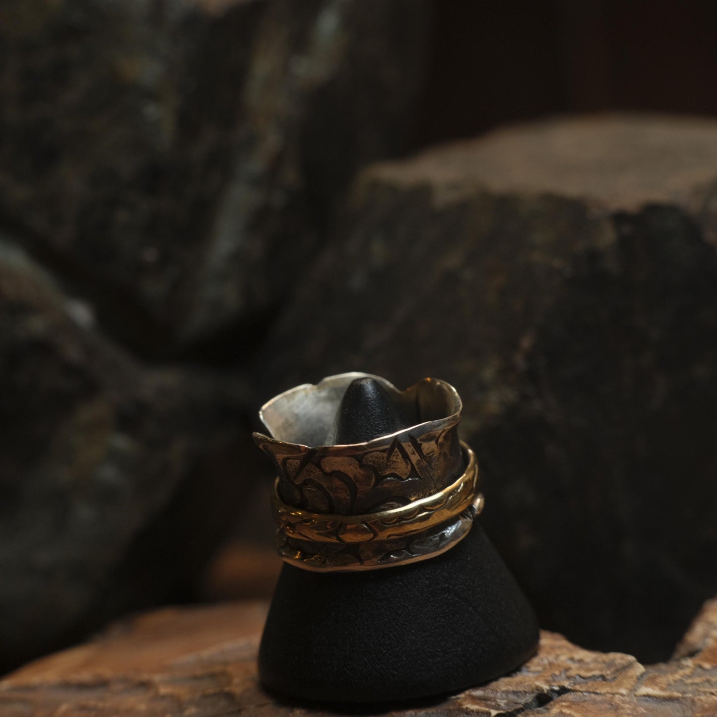 9ct Yellow Gold Spinner Ring on Textured Sterling Silver US Size 6