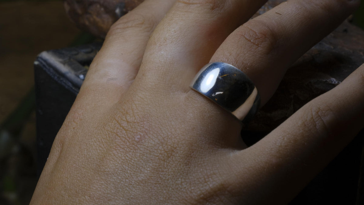 Shiny Sterling Silver Ring US Size 7