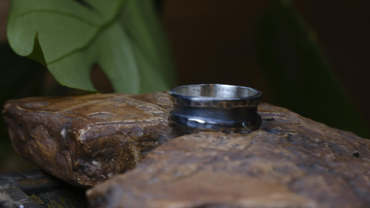 The Valley Hammered Sterling Silver Wide Banded Ring Size 10