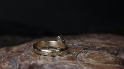 Reverse side of the patterned gold ring band